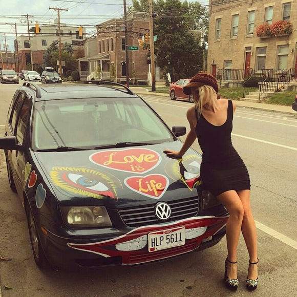 Meet your Posher, Sarah - Picture 2 of 4